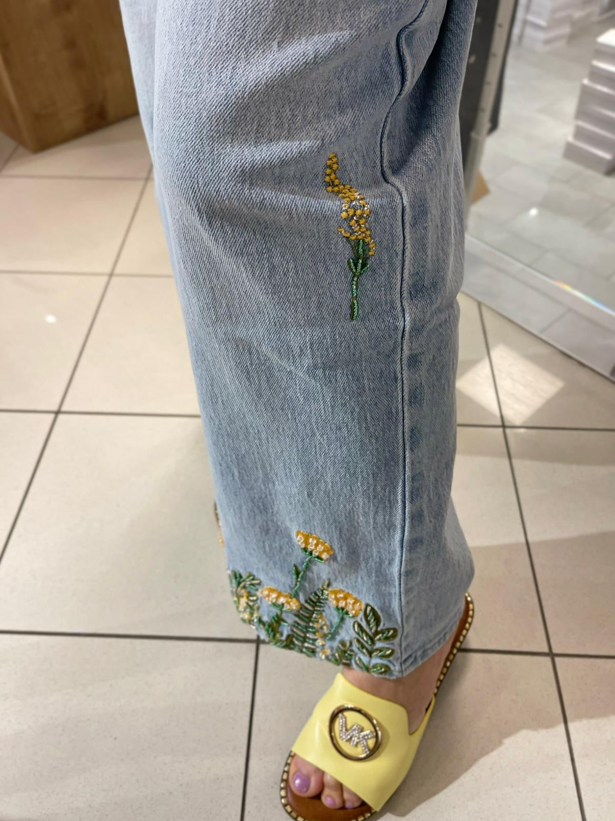 FLOWER DESIGN JEANS
