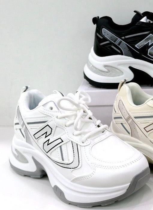 Sneaker in weiß