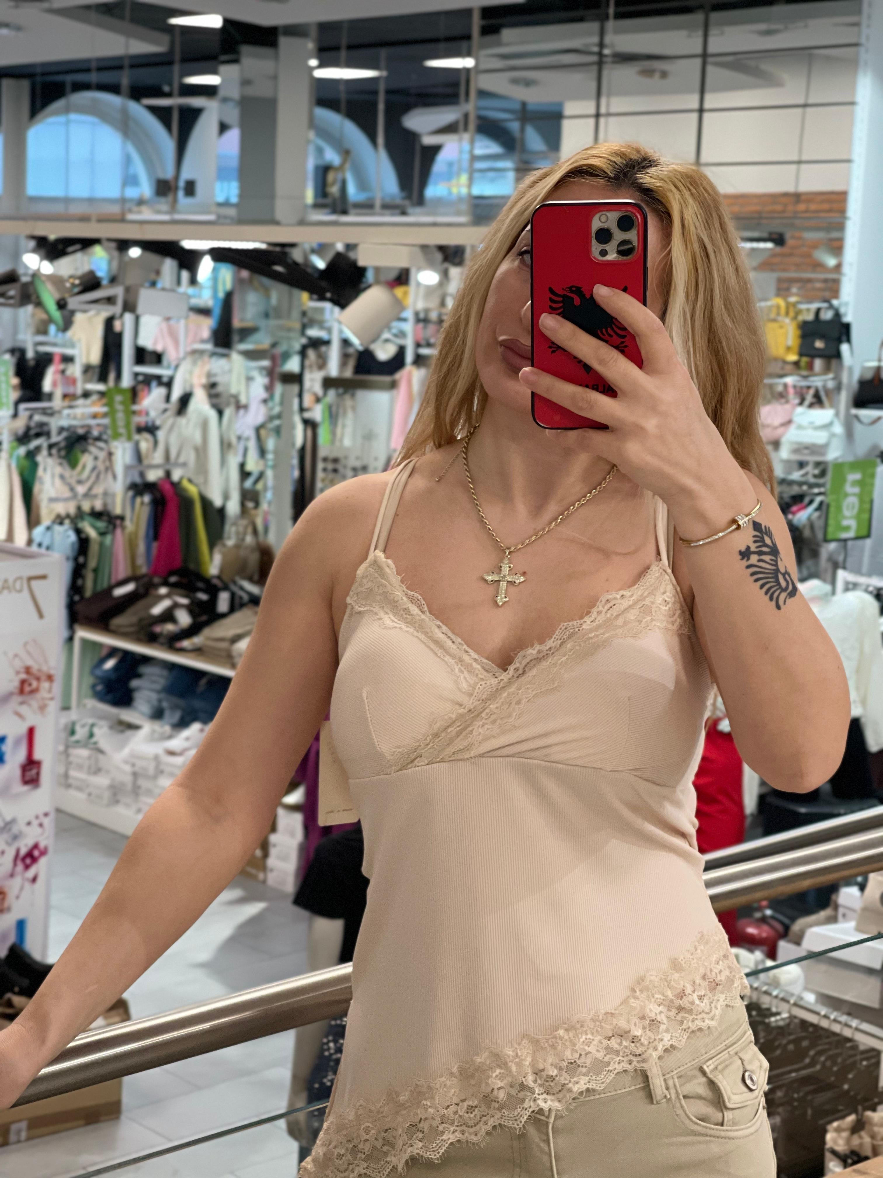 Top Nelly mit spitze