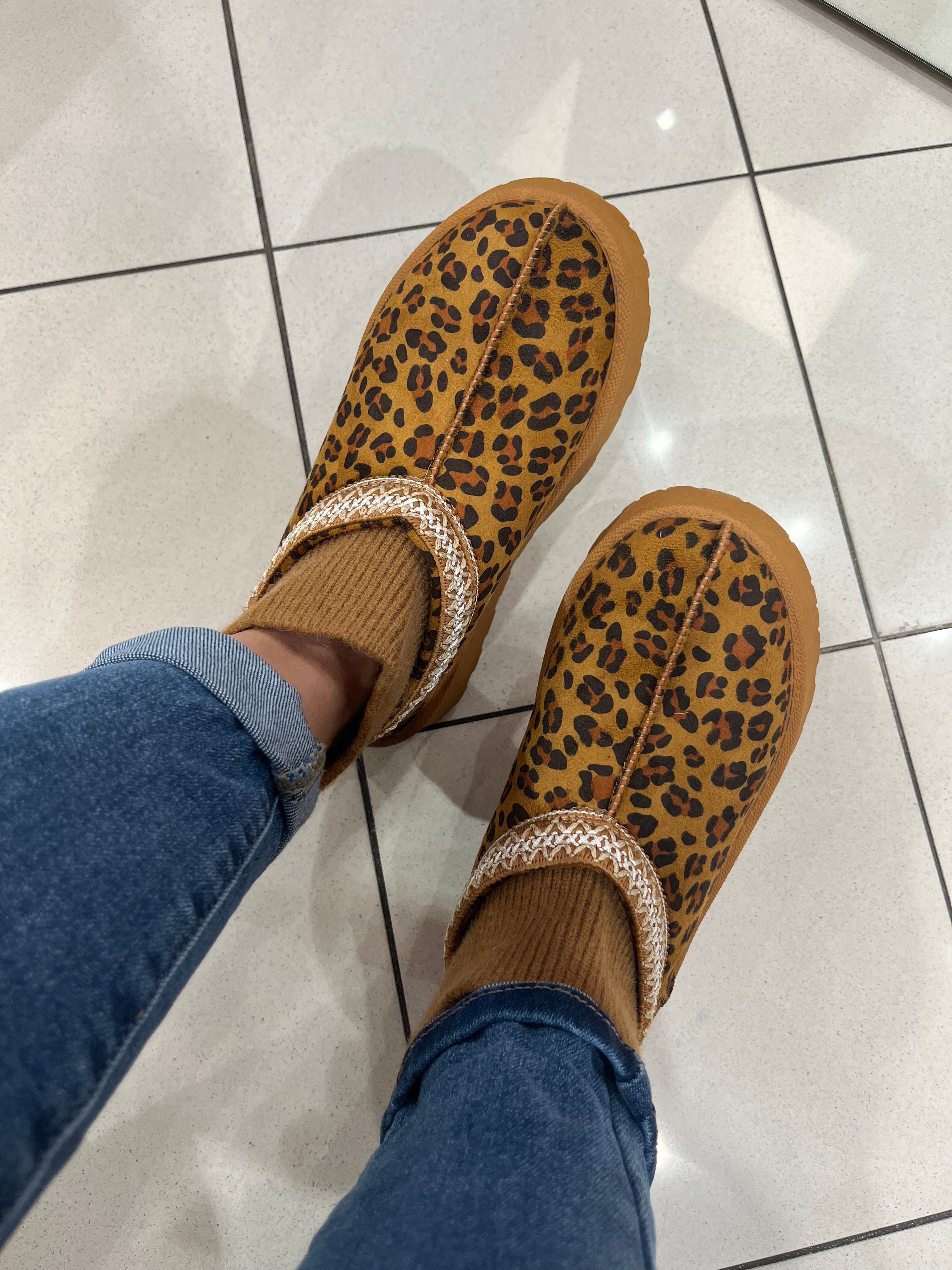 GEFÜTTERTE PLATEAU BOOTS IN LEO