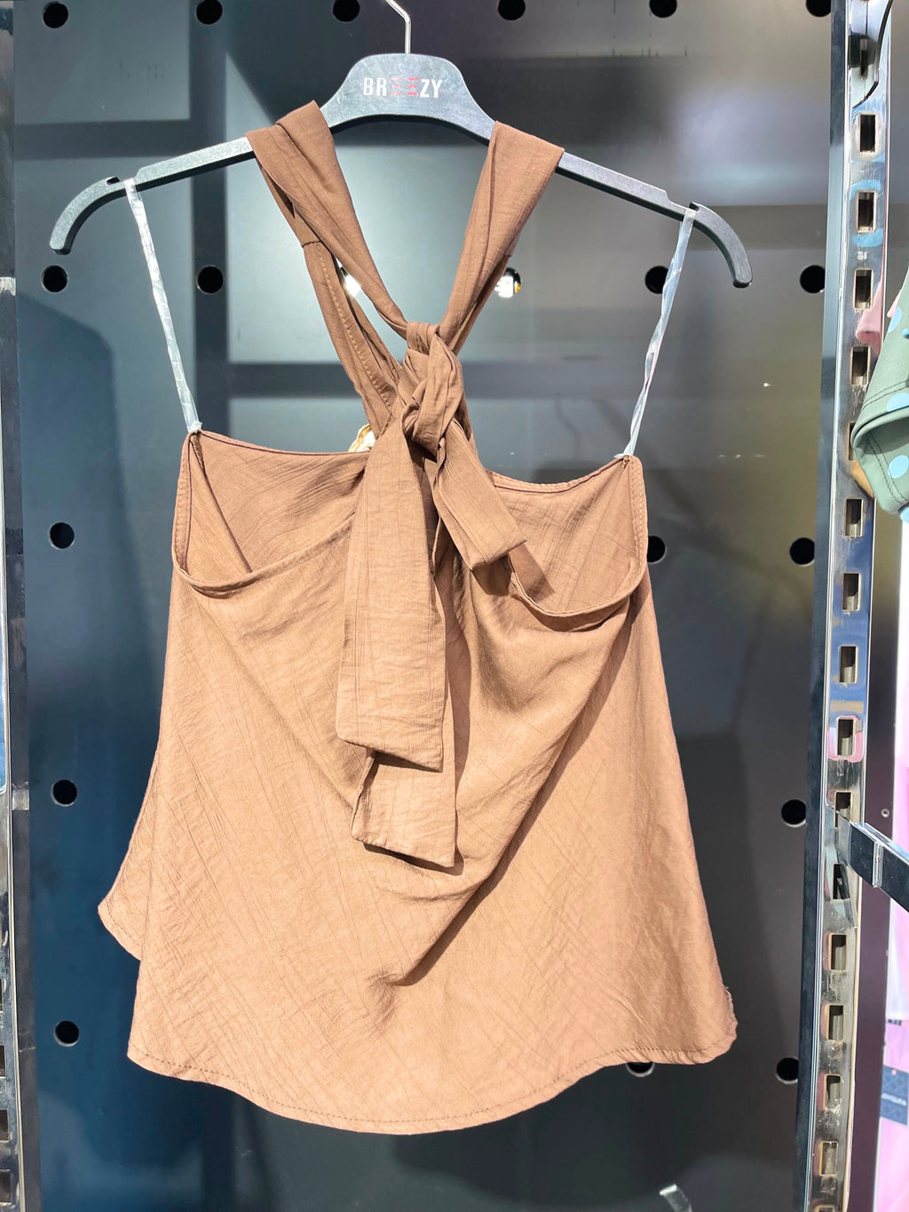 Neckholder Top mit Brosche