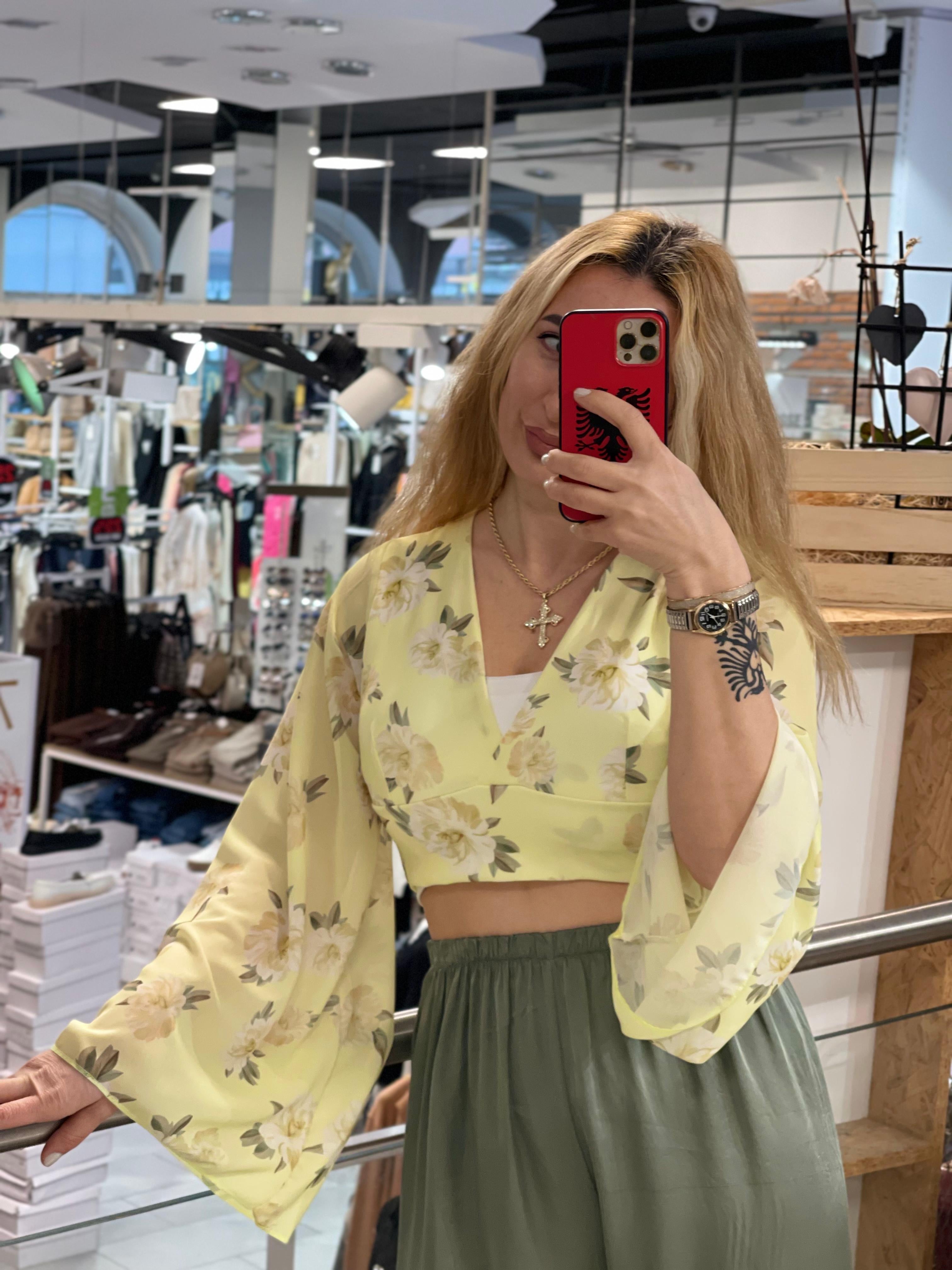 Boho-Style Bell-Sleeve Top (Floral)