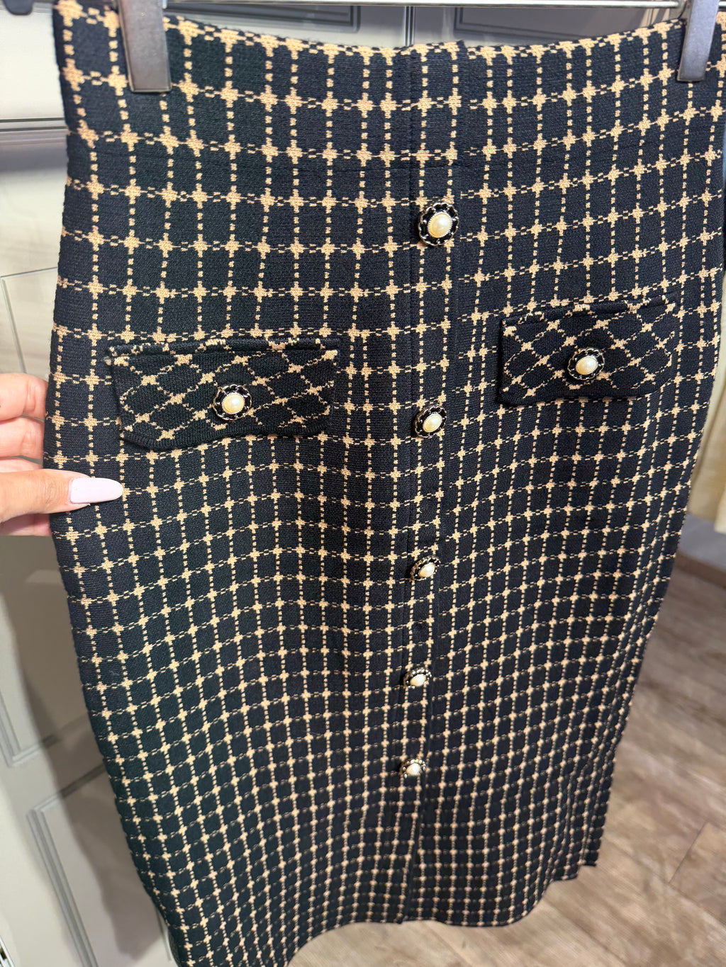 Eleganter Tweed-Minirock mit Karomuster und Knopfdetails