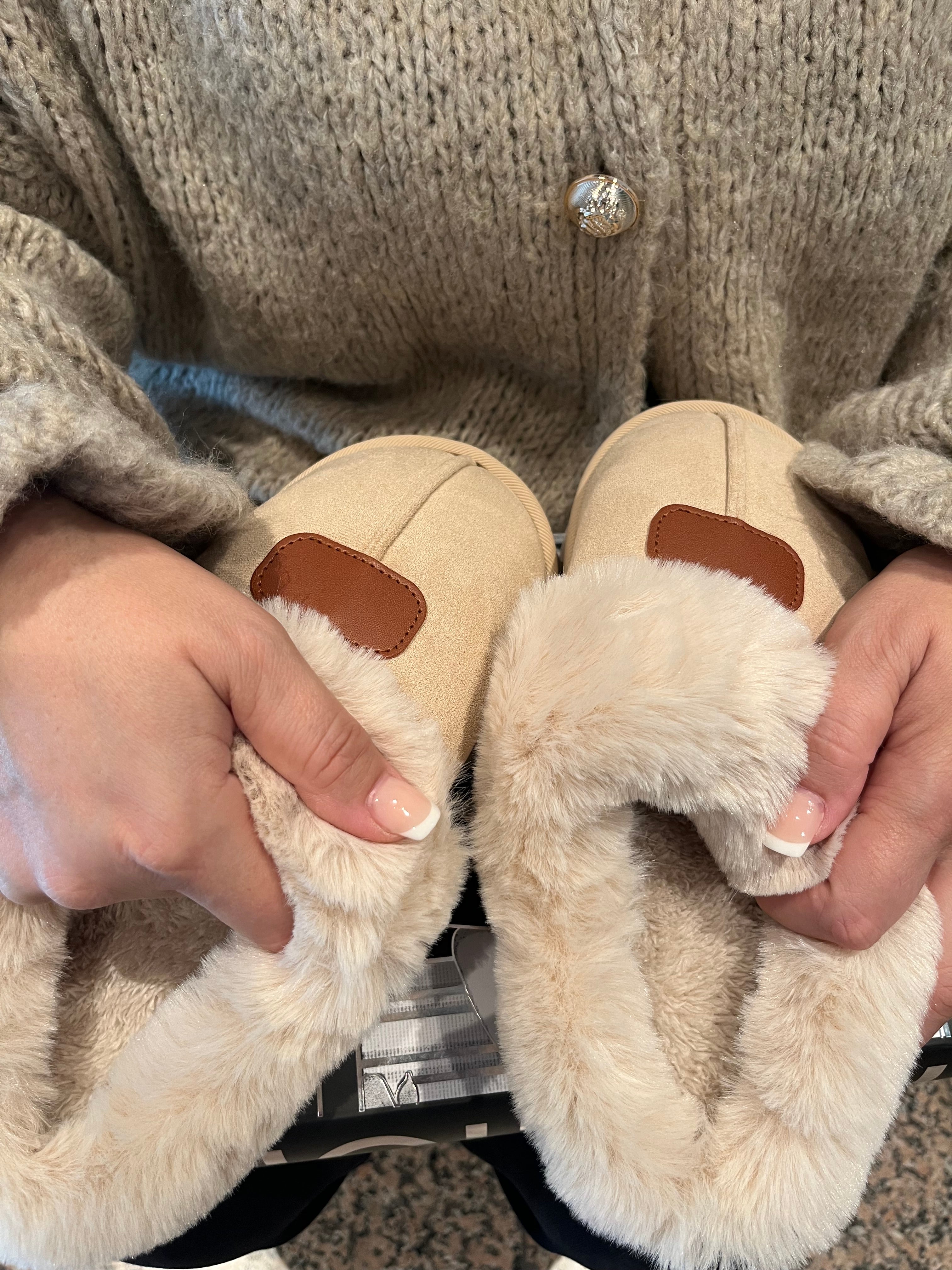 GEFÜTTERTE PANTOLETTE IN BEIGE