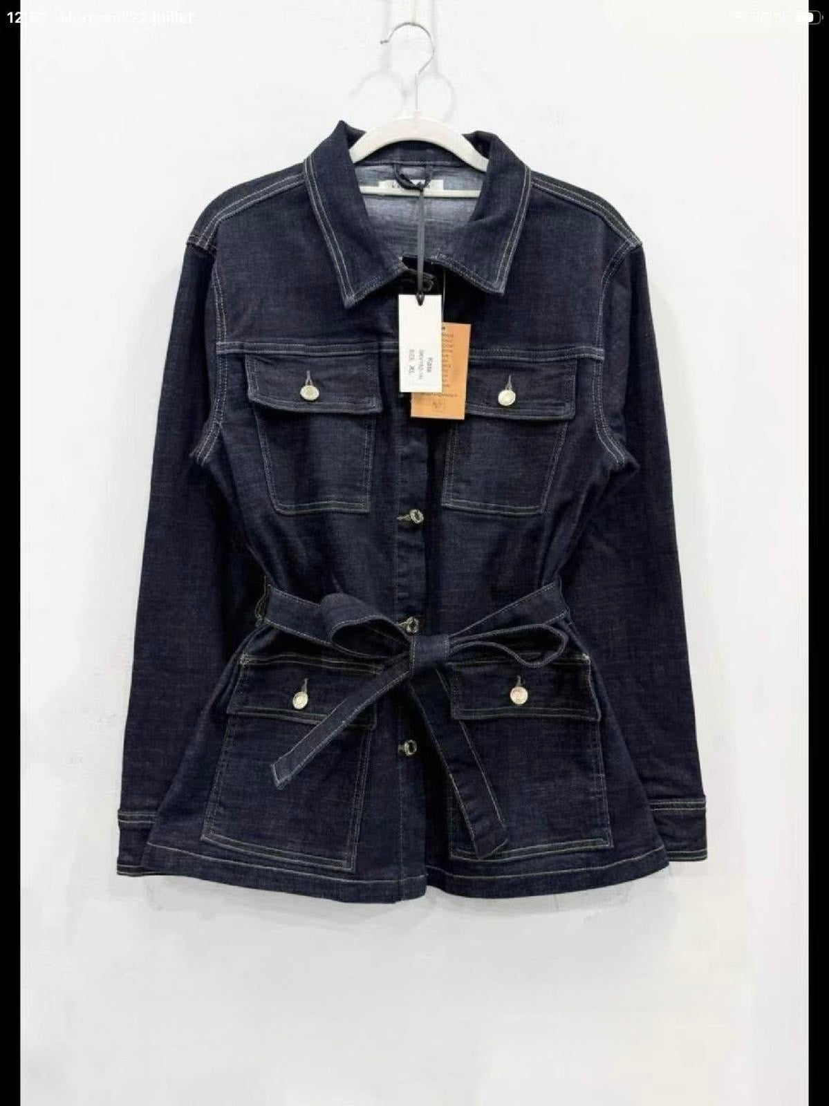 Dunkelblaue Denim-Jacke im Safari-Stil