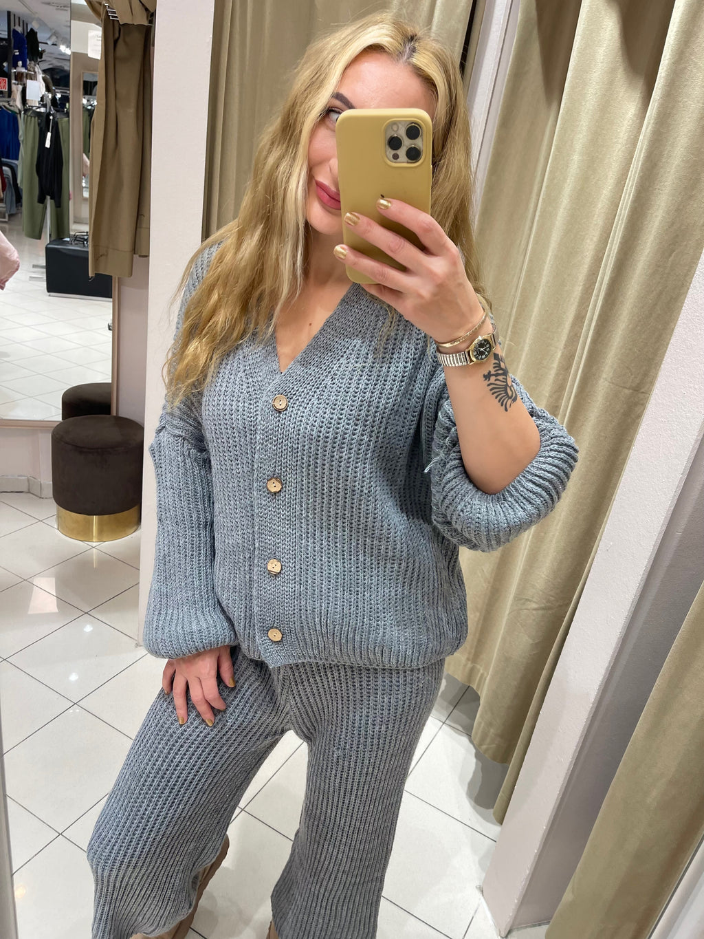 STRICK-ZWEITEILER IN GRAU