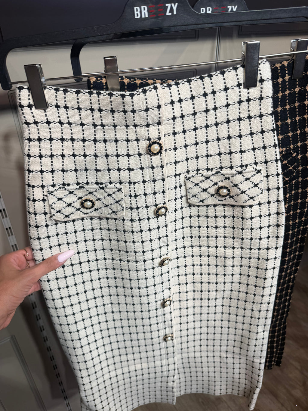 Eleganter Tweed-Minirock mit Karomuster und Knopfdetails