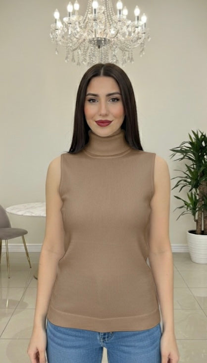 ÄRMELLOSER ROLLKRAGENPULLOVER AUS VISKOSE-STRICK SCHLAMM