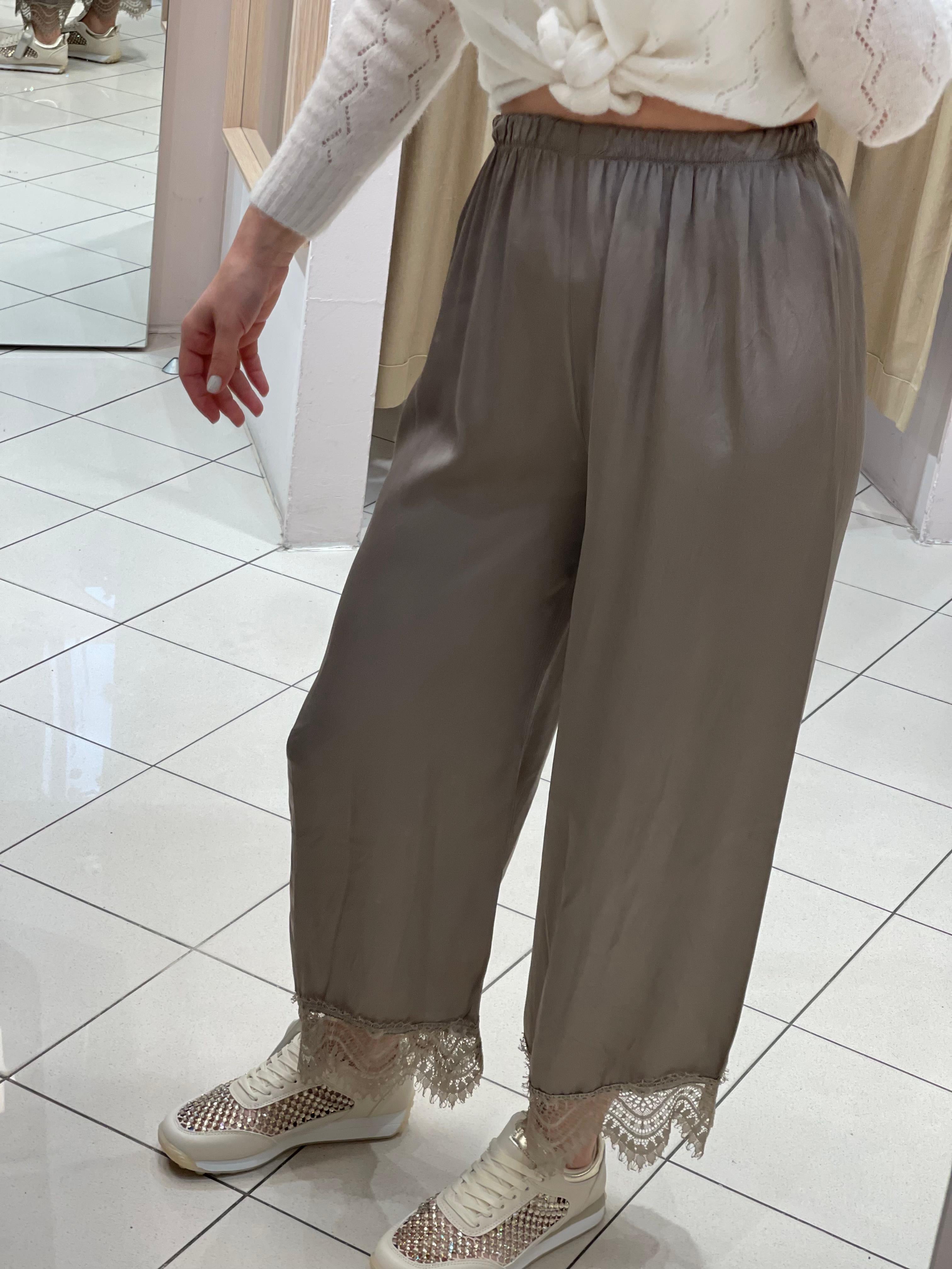 Viskose Hose mit Spitze