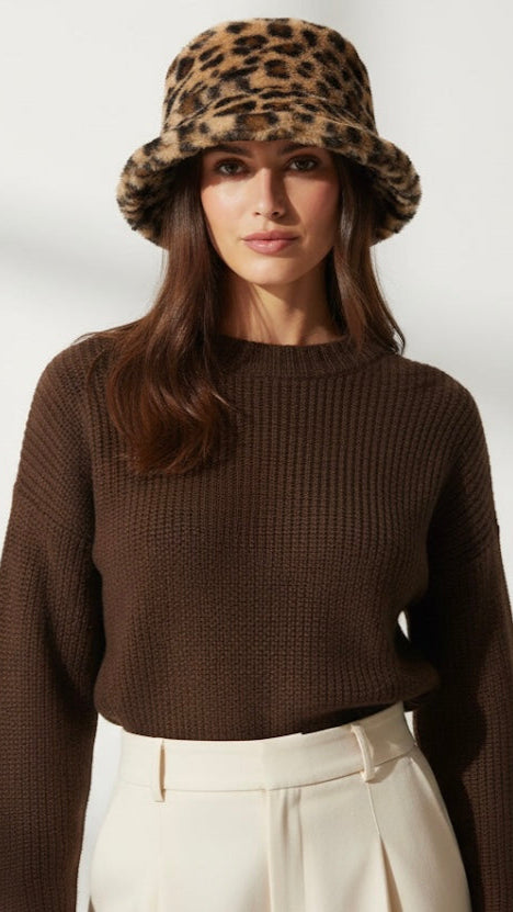 FELLMÜTZE IM LEO-MUSTER – ELEGANT & BESONDERS WEICH