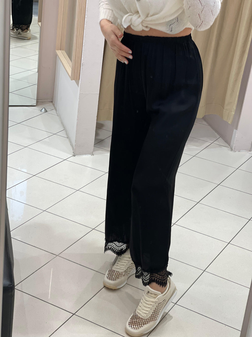 Viskose Hose mit Spitze