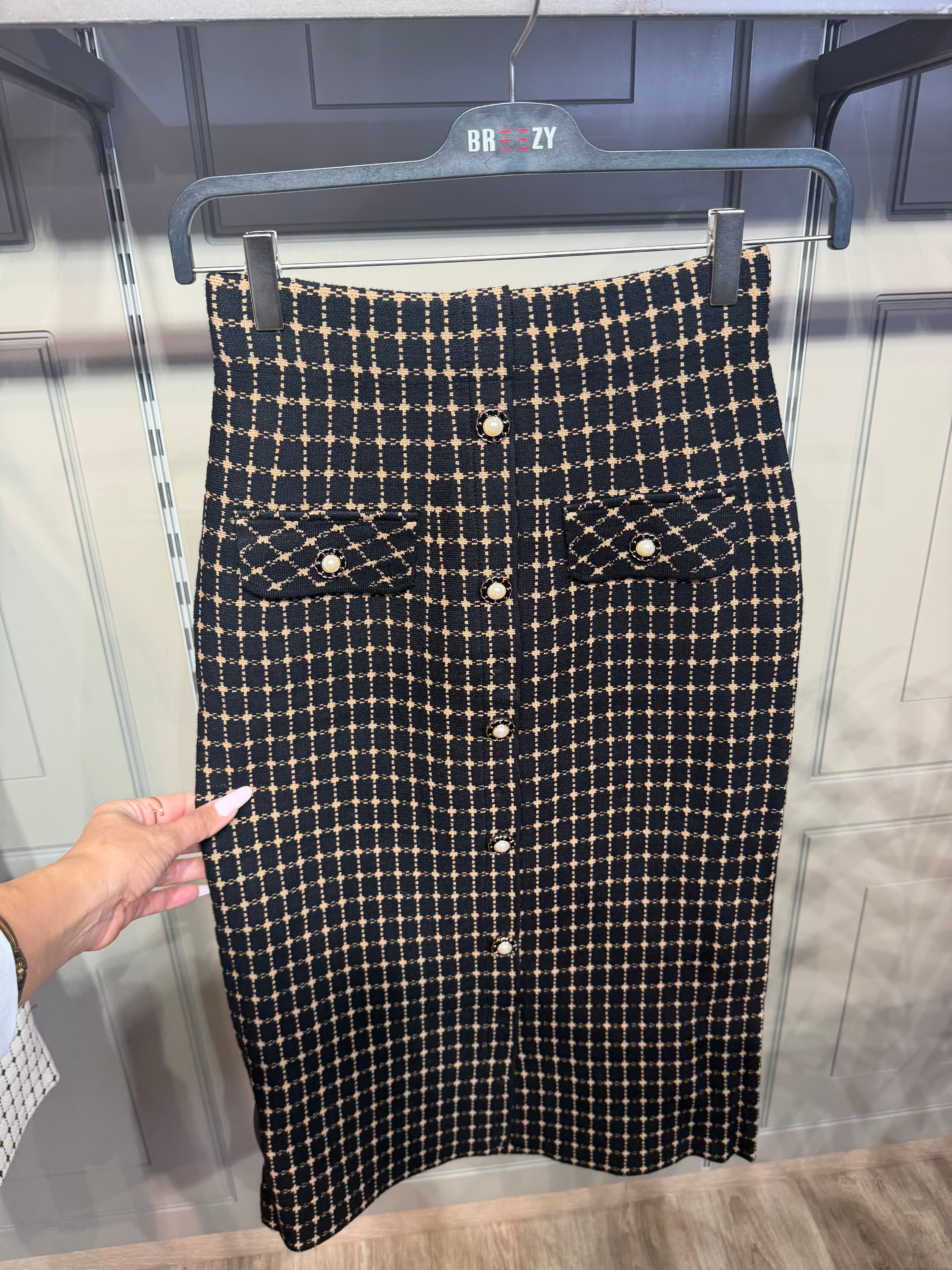 Eleganter Tweed-Minirock mit Karomuster und Knopfdetails