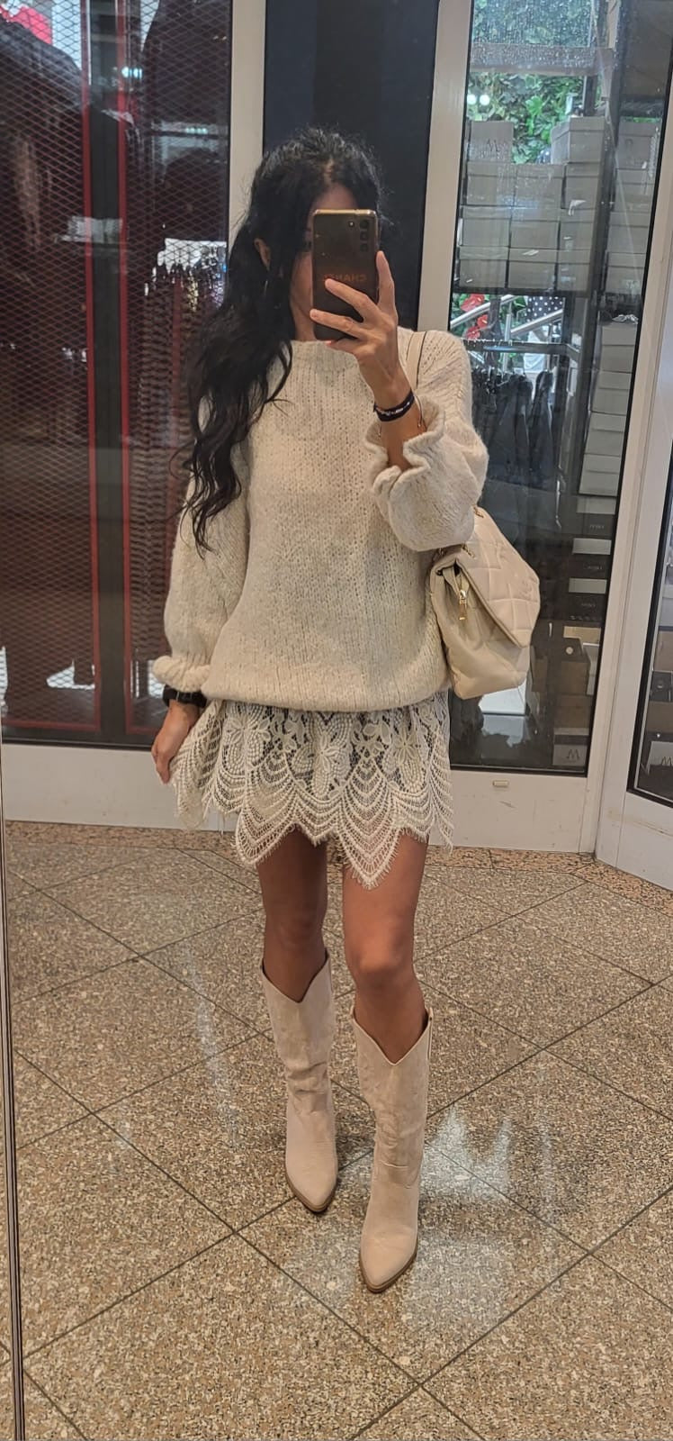 Nora Cropped-Strickpullover mit Bindedetails an den Ärmeln