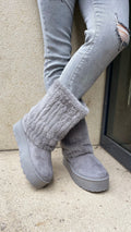 KUSCHELIGE FELL BOOTS – GRAU