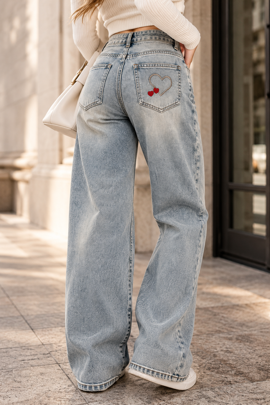 Wide-Leg Jeans mit Herz-Stickerei – Hellblau