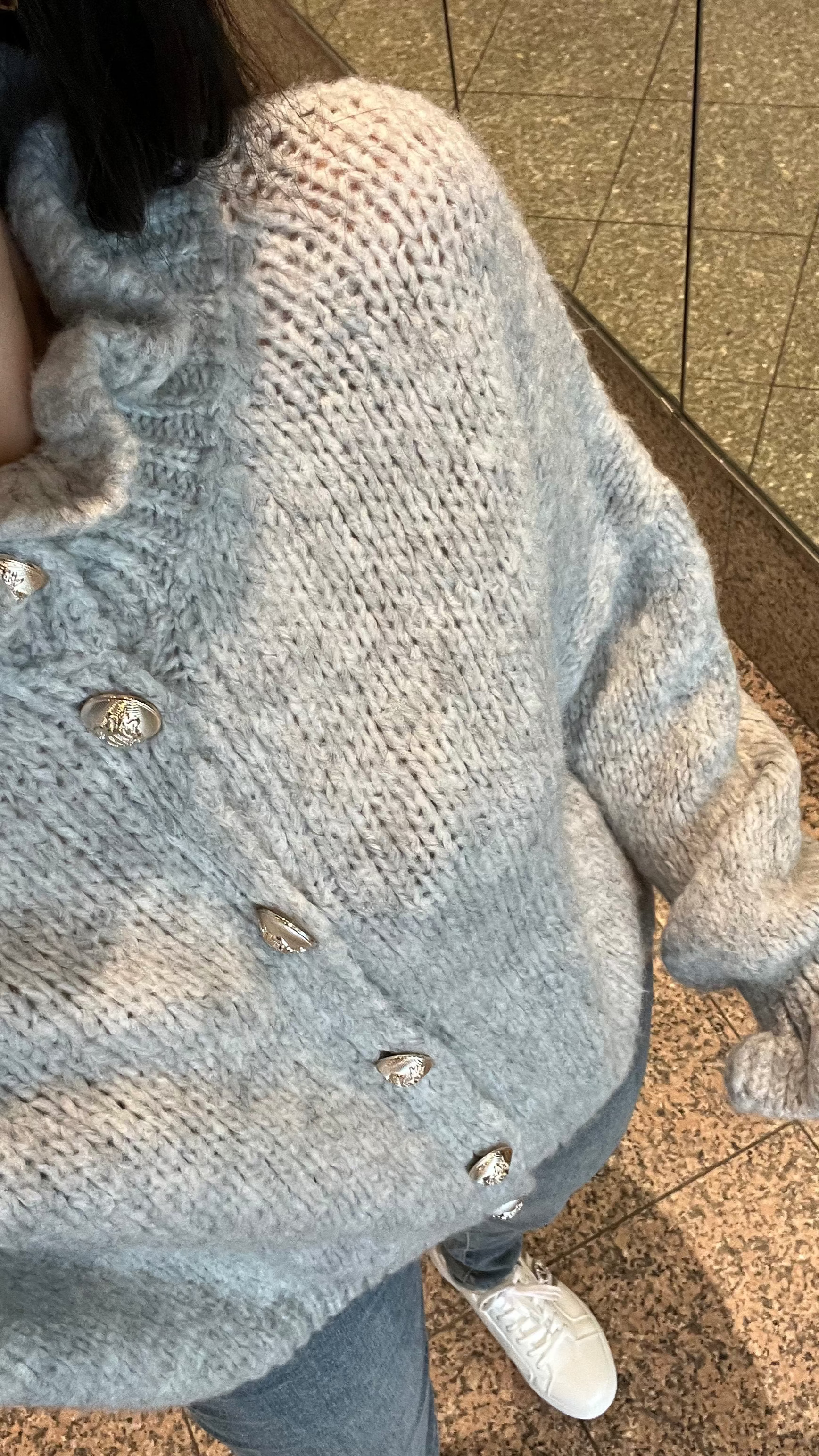 OVERSIZE-CARDIGAN MIT RÜSCHEN & DESIGN-KNÖPFEN GRAU