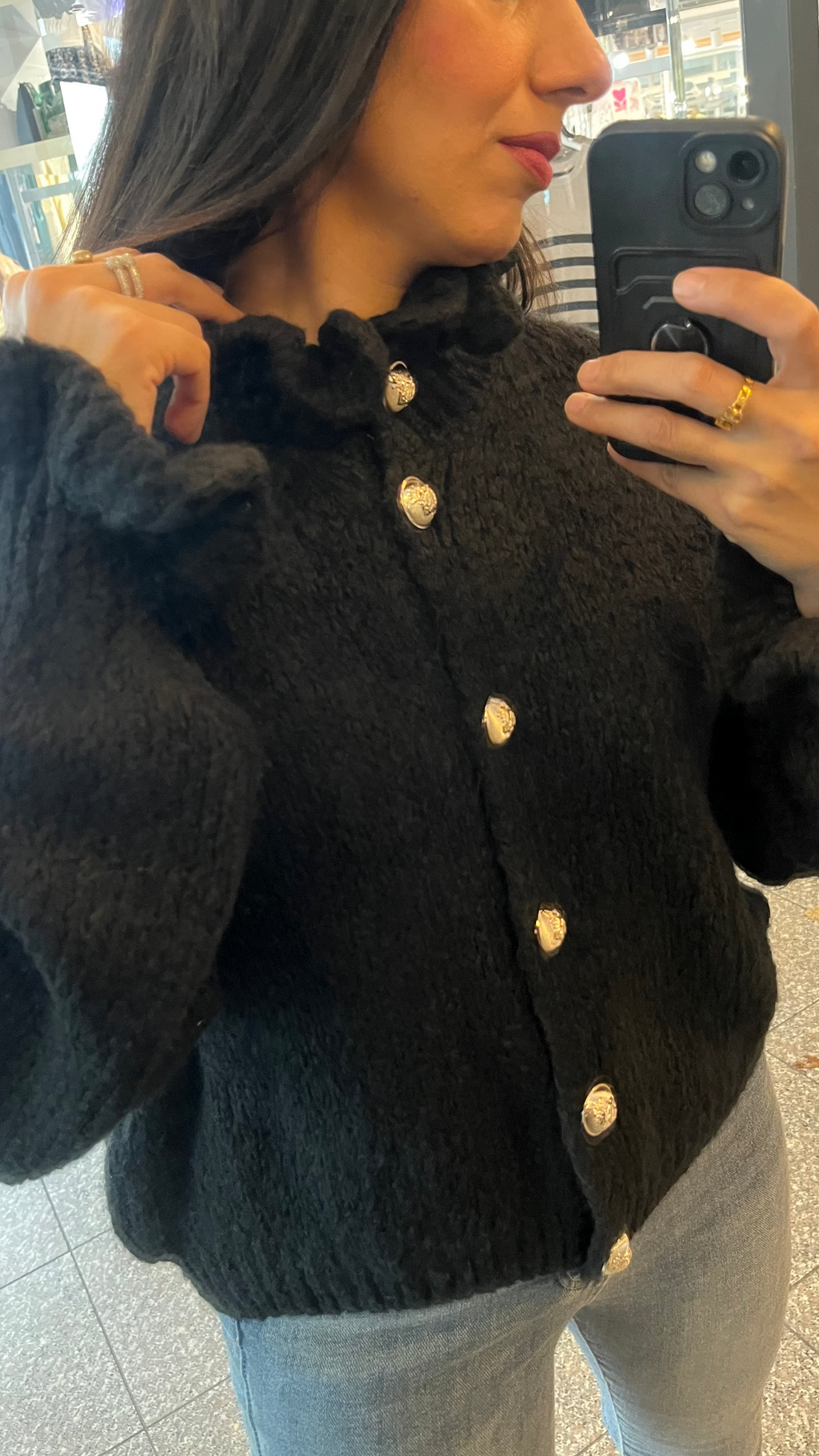 OVERSIZE-CARDIGAN MIT RÜSCHEN & DESIGN-KNÖPFEN SCHWARZ