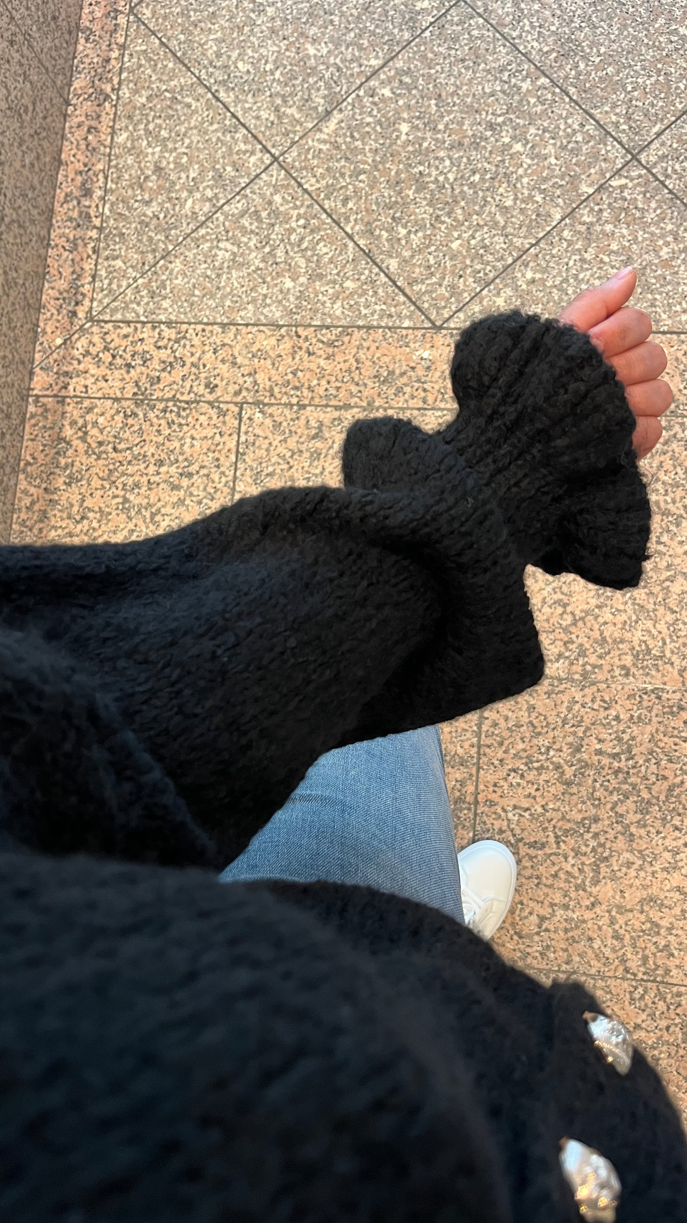 OVERSIZE-CARDIGAN MIT RÜSCHEN & DESIGN-KNÖPFEN SCHWARZ