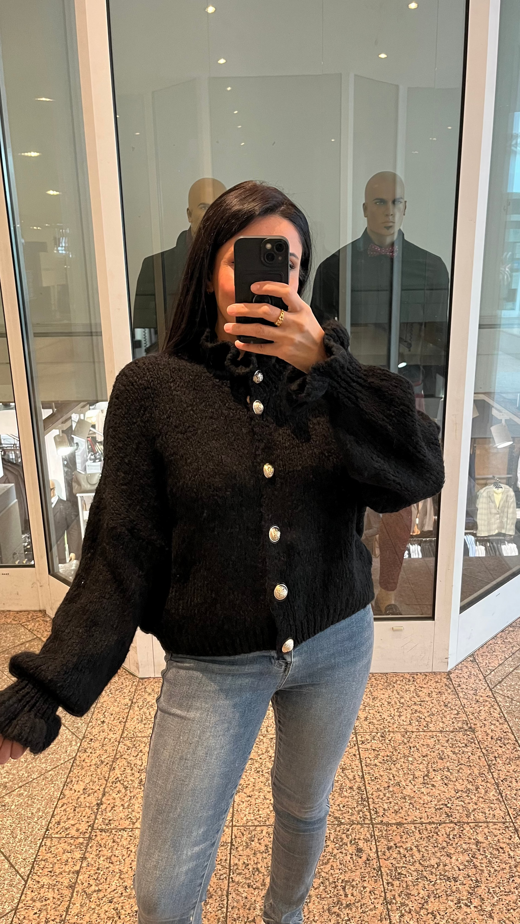 OVERSIZE-CARDIGAN MIT RÜSCHEN & DESIGN-KNÖPFEN SCHWARZ