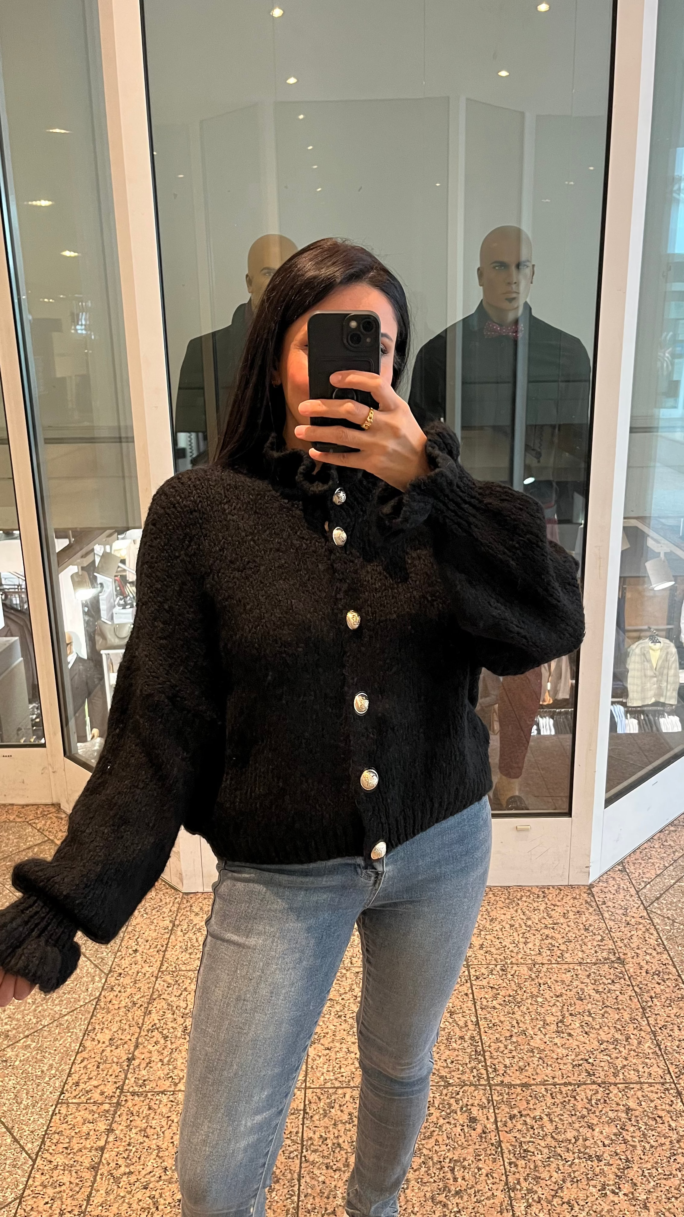 OVERSIZE-CARDIGAN MIT RÜSCHEN & DESIGN-KNÖPFEN SCHWARZ