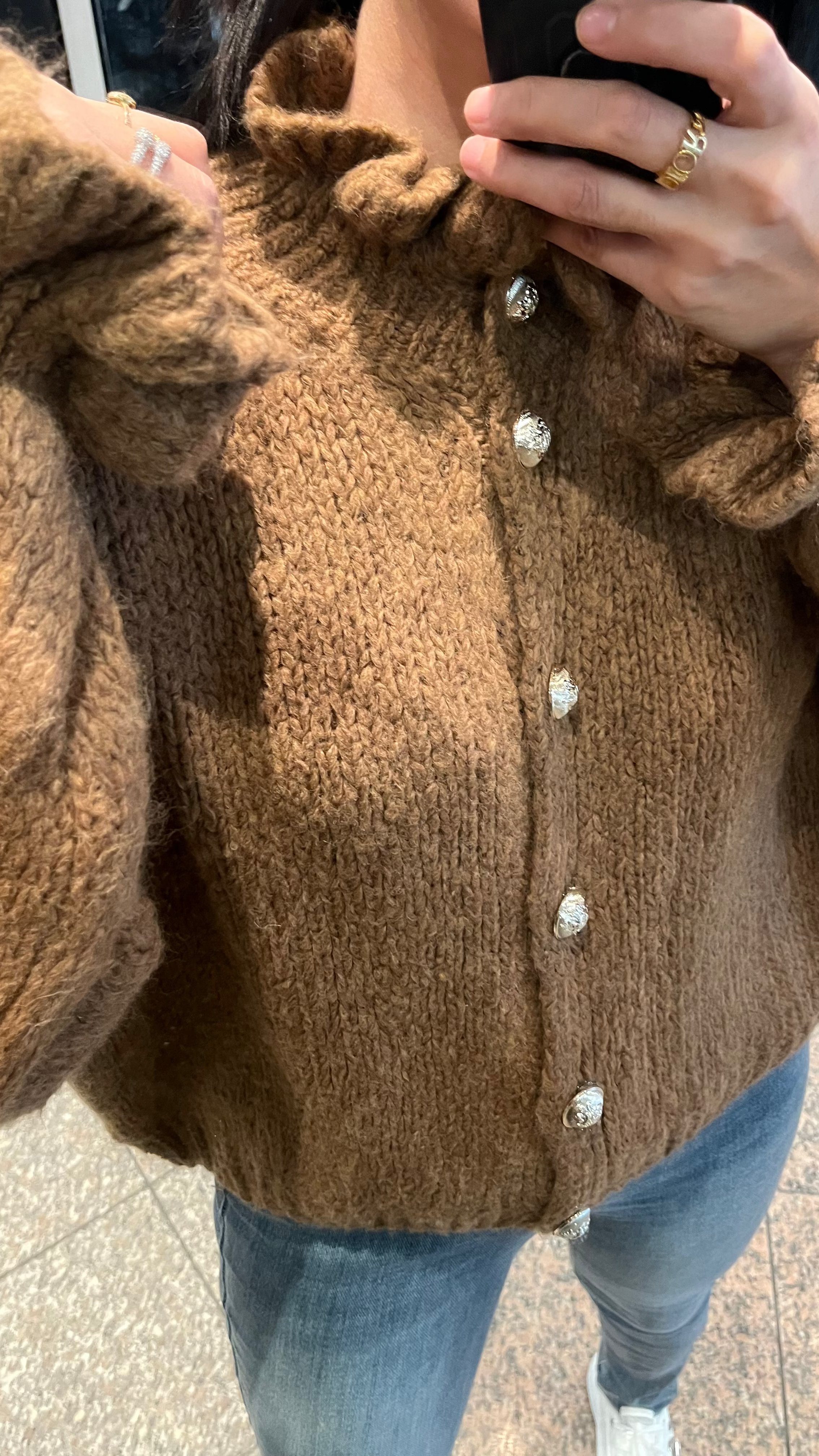 OVERSIZE-CARDIGAN MIT RÜSCHEN & DESIGN-KNÖPFEN BRAUN