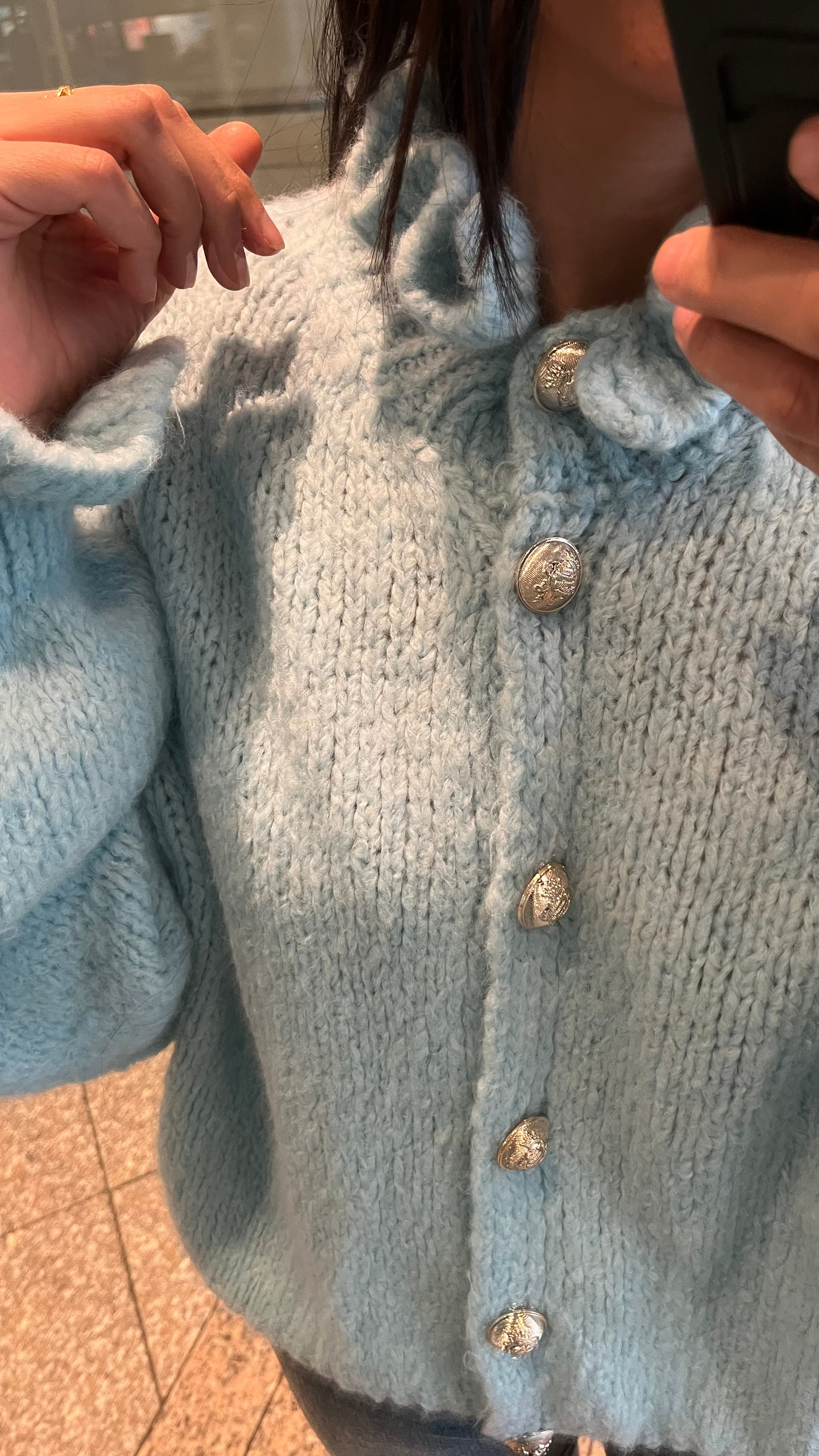 OVERSIZE-CARDIGAN MIT RÜSCHEN & DESIGN-KNÖPFEN BABYBLAU