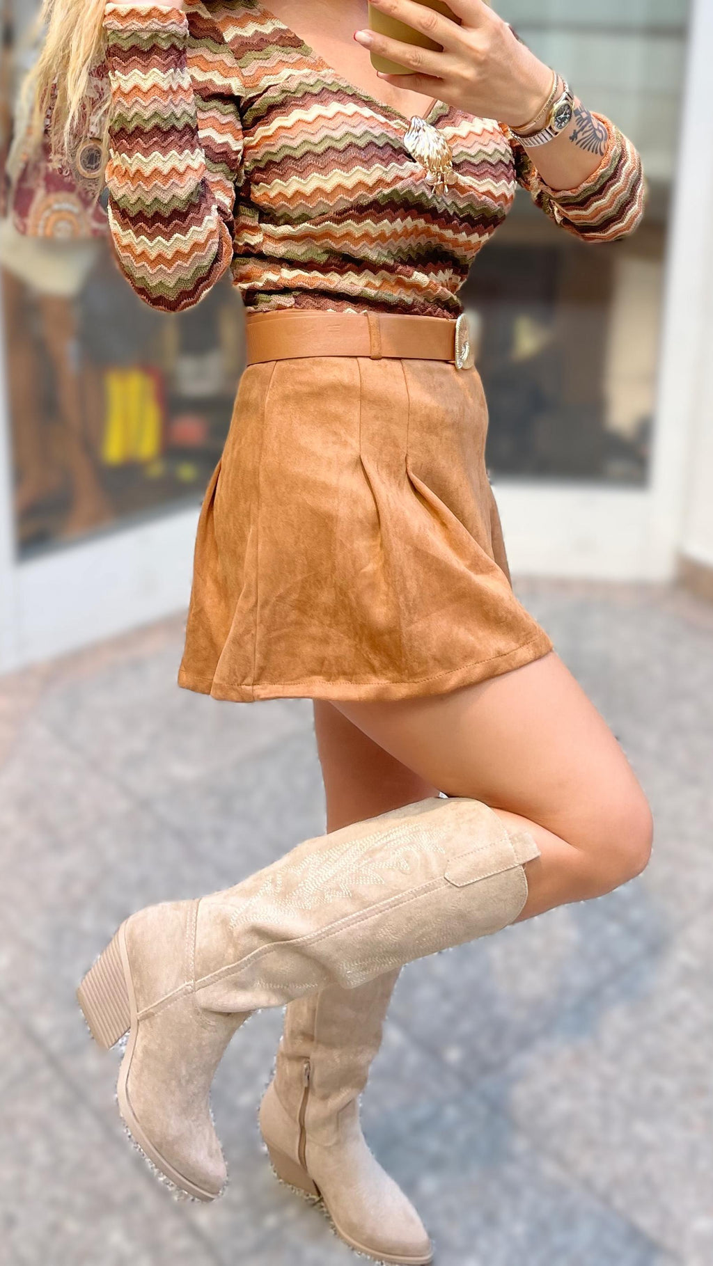 ELEGANTER HOSENROCK AUS WILDLEDEROPTIK IN CAMEL