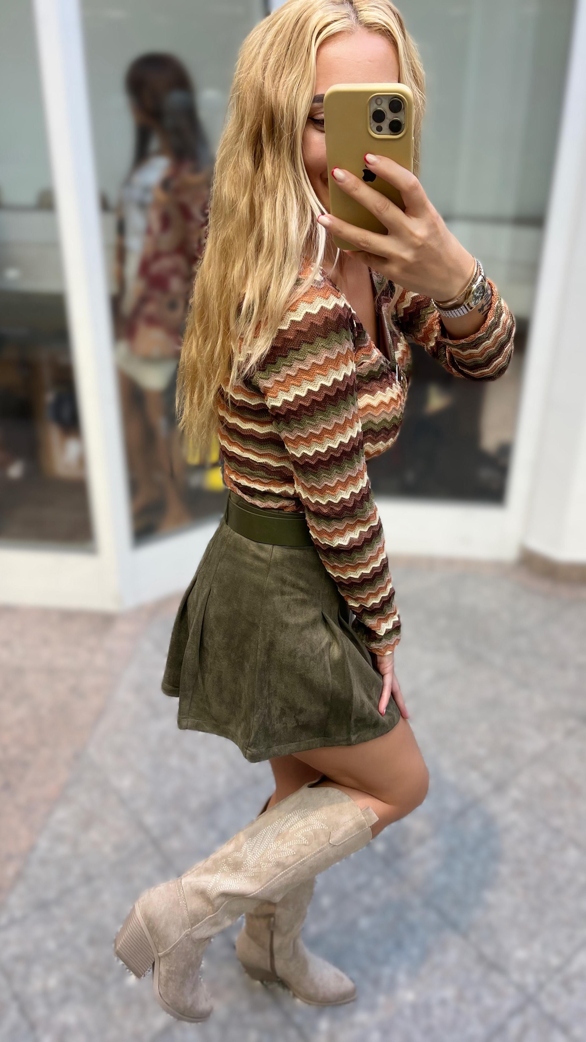 ELEGANTER HOSENROCK AUS WILDLEDEROPTIK IN KHAKI
