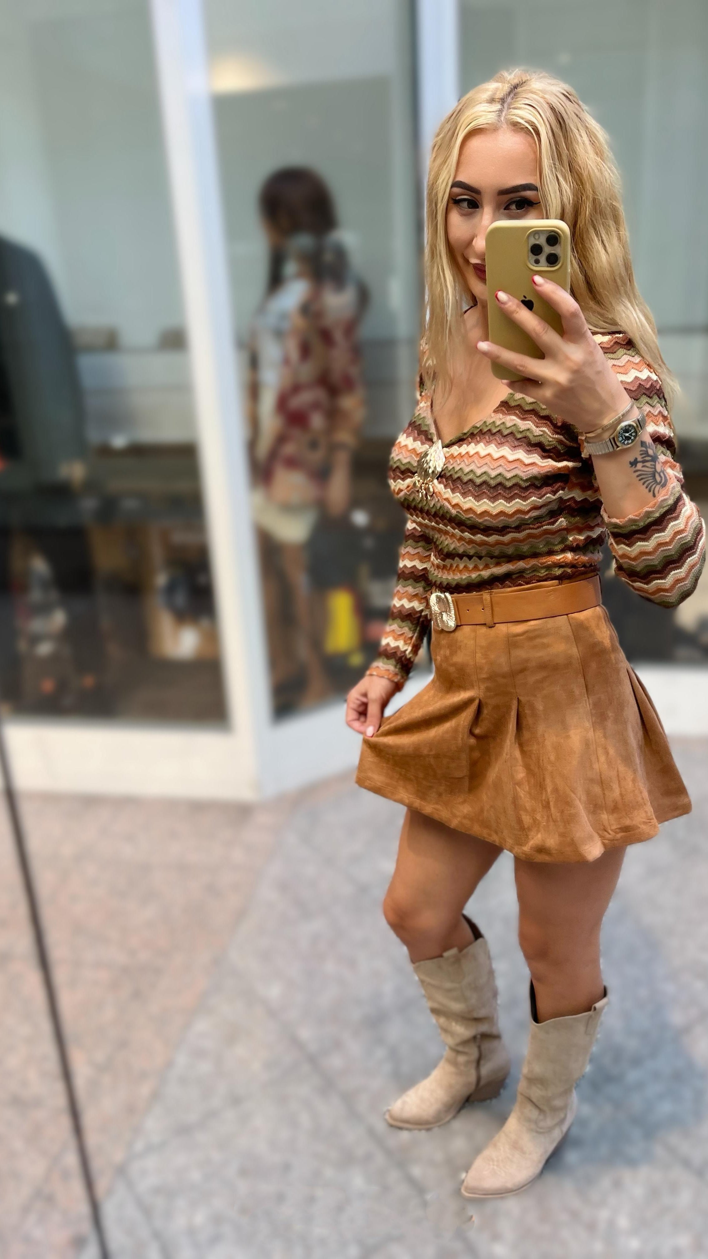 ELEGANTER HOSENROCK AUS WILDLEDEROPTIK IN CAMEL