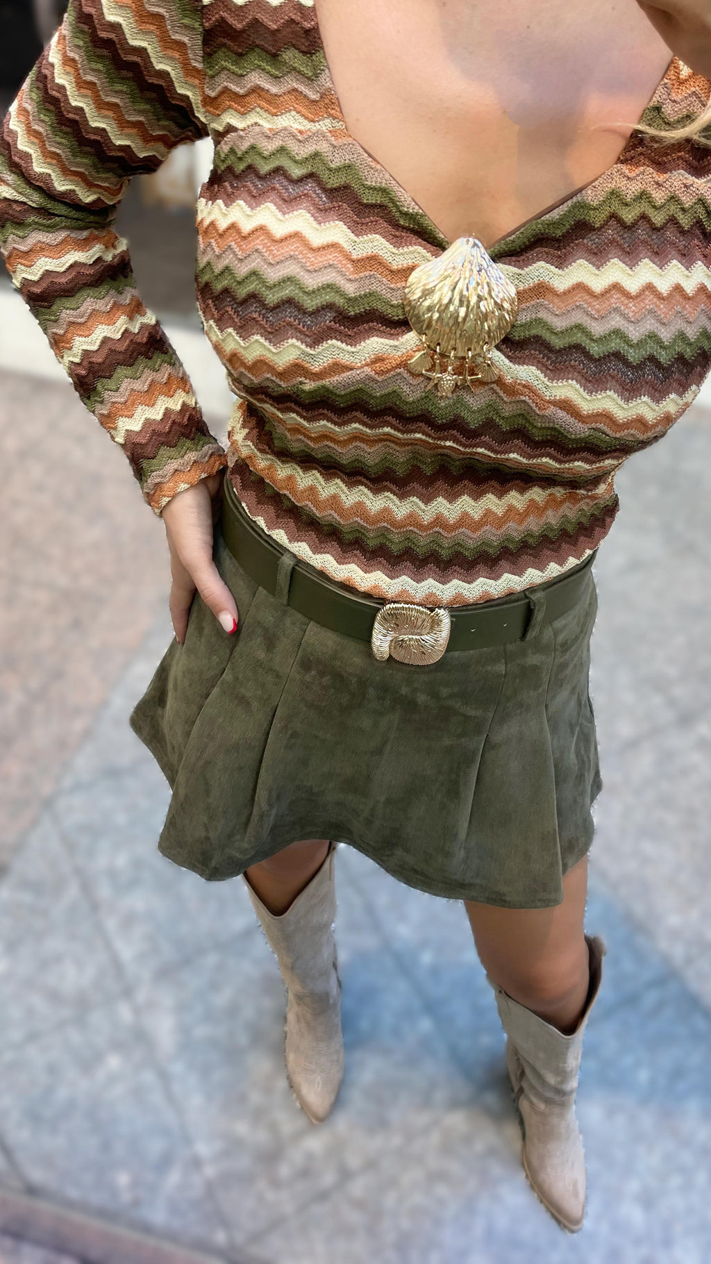 ELEGANTER HOSENROCK AUS WILDLEDEROPTIK IN KHAKI