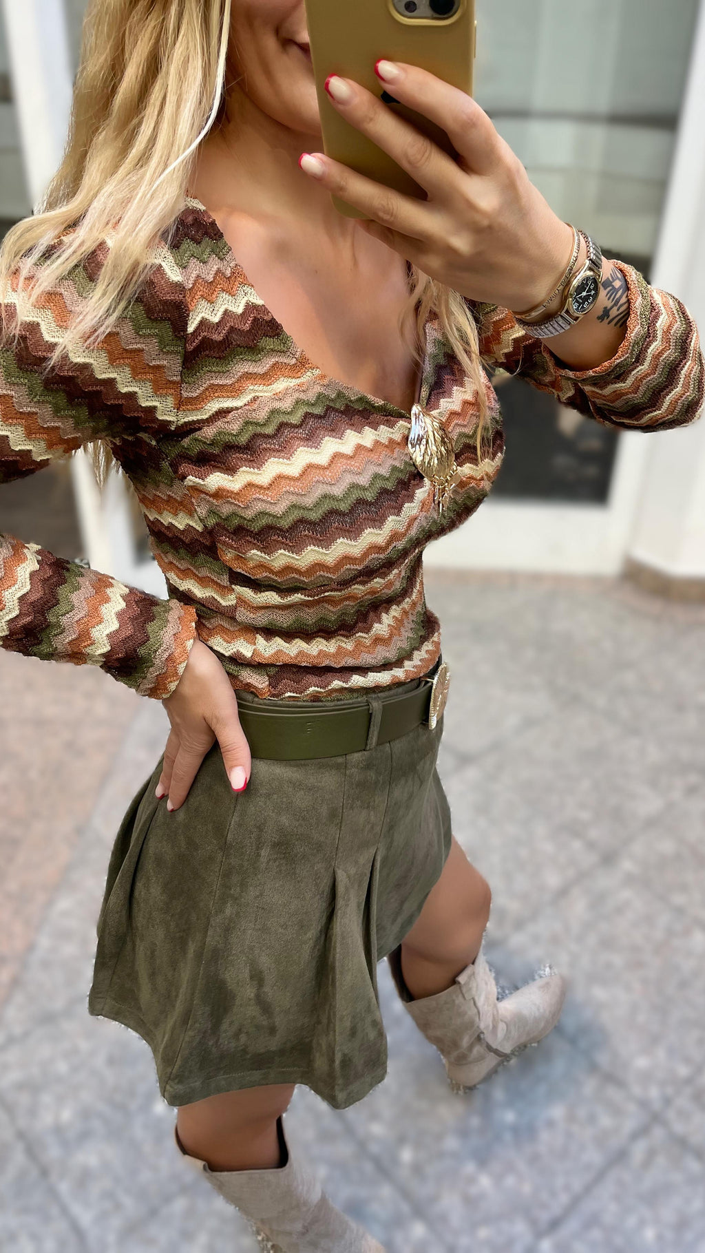 ELEGANTER HOSENROCK AUS WILDLEDEROPTIK IN KHAKI
