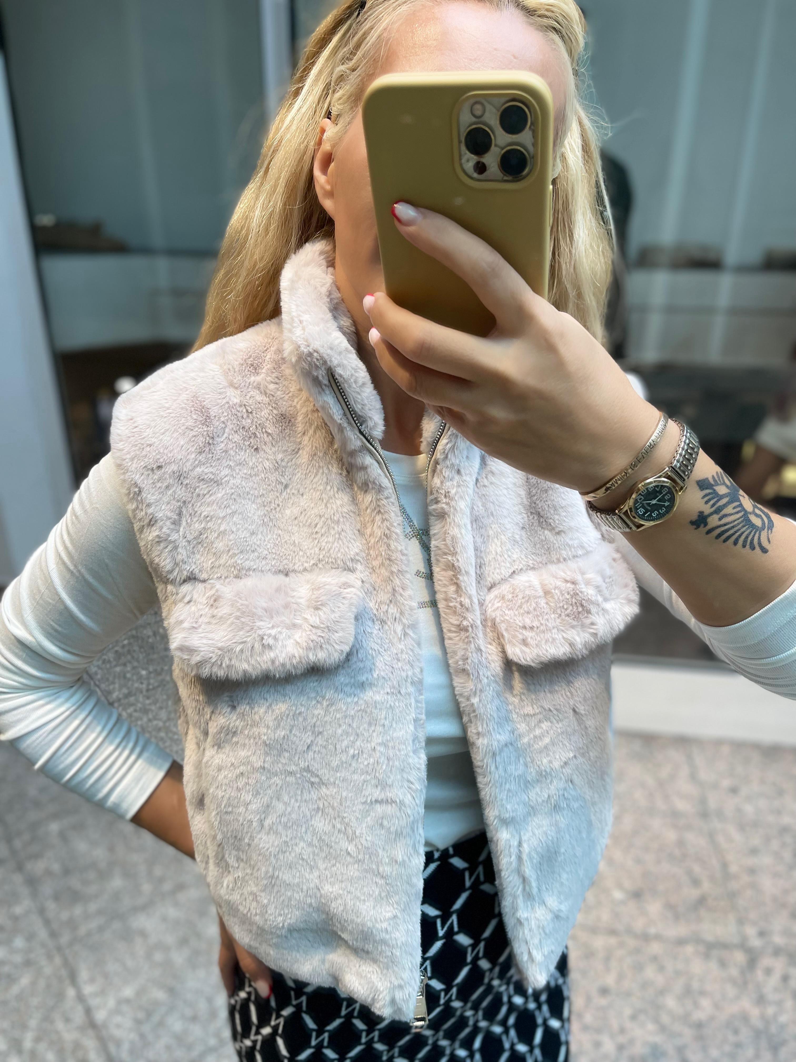 FELL WESTE IN BEIGE