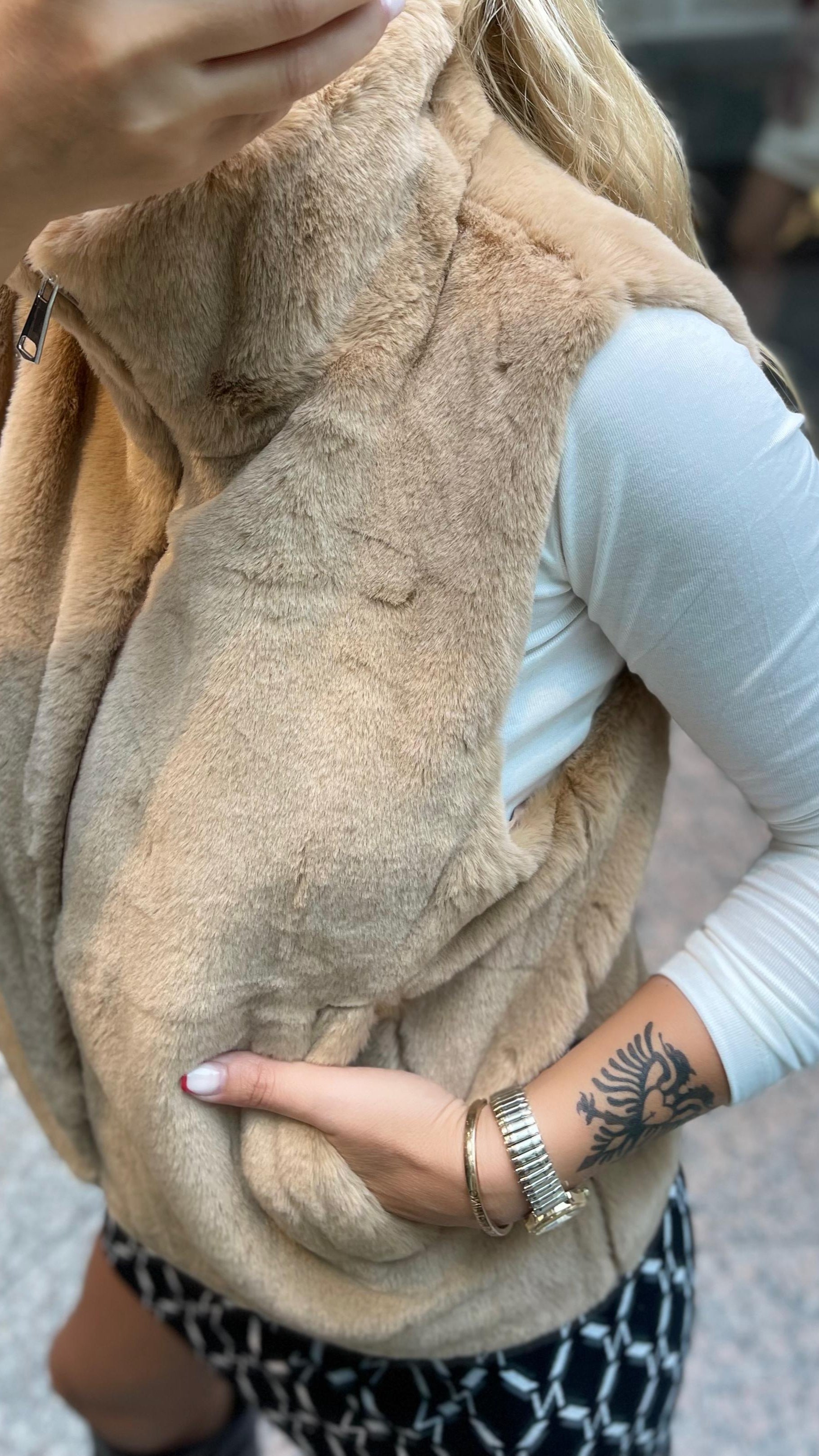 FELL WESTE IN TAUPE