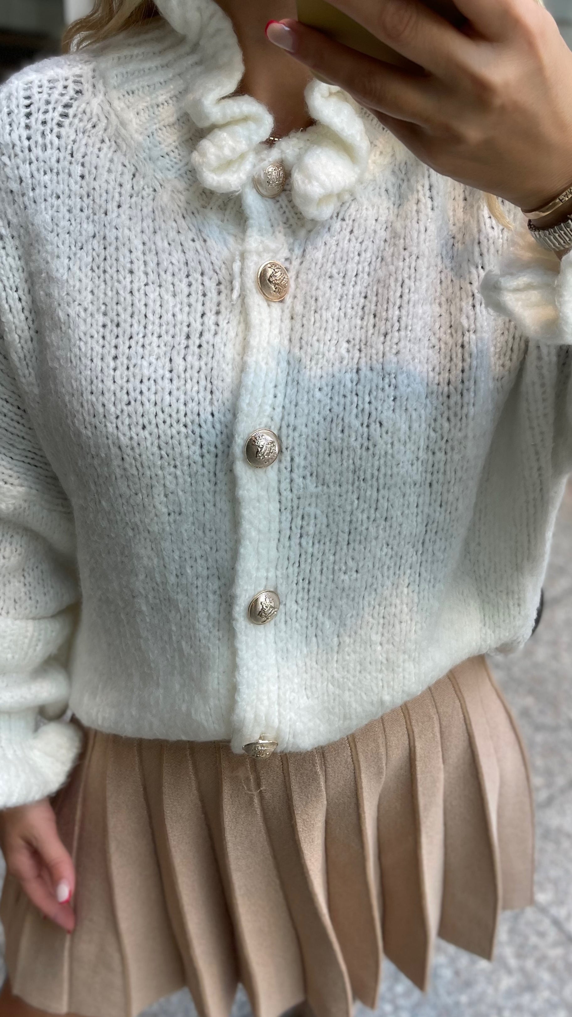 OVERSIZE-CARDIGAN MIT RÜSCHEN & DESIGN-KNÖPFEN WEISS
