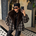 Wendbare Oversize-Jacke mit Kunstfellkragen – Kariert & Dunkelbraun