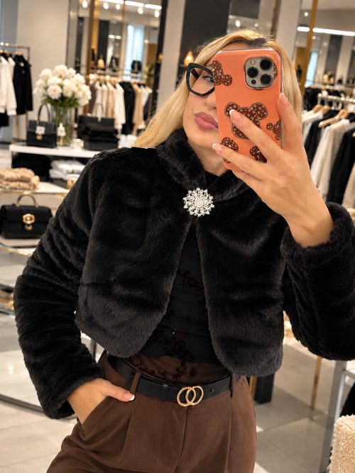 Fell-Bolero aus Kunstfell mit Schmuckbrosche