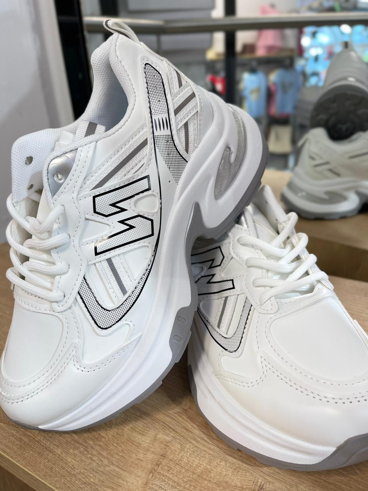 Sneaker in weiß