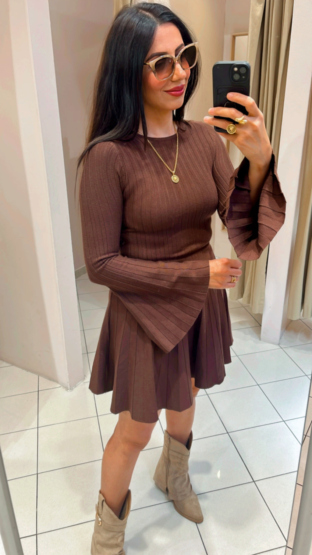 Elegant knitted two-piece with trumpet sleeves