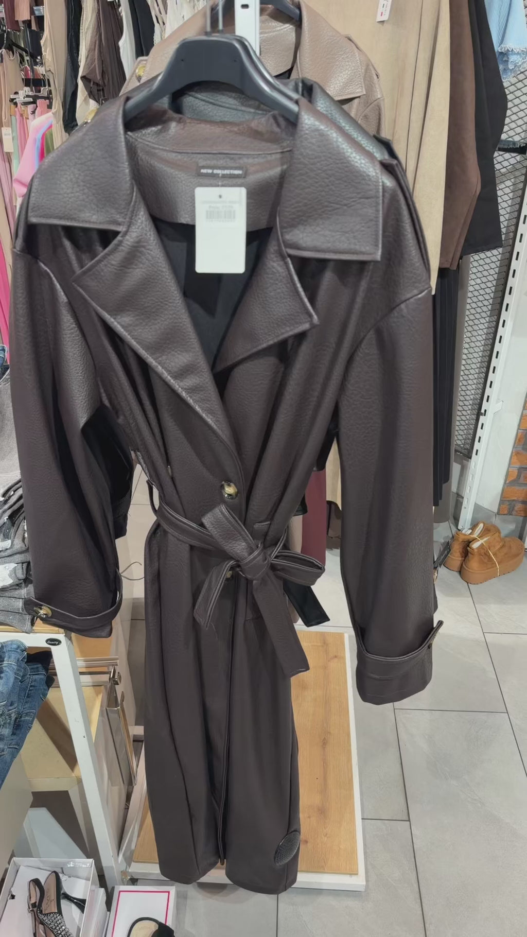 Eleganter Damen-Trenchcoat aus hochwertigem Kunstleder