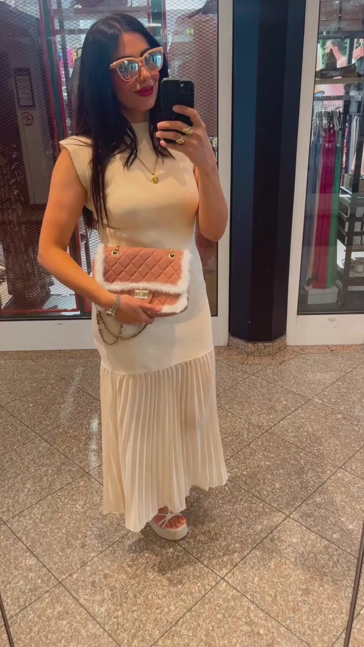MAXIKLEID MIT PLISSEROCK